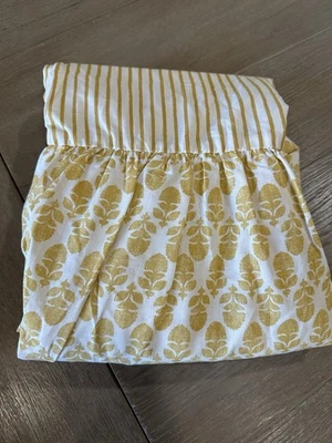 Cortina de ducha West Elm Thistle 72x74" Dijon Foto 1 de 3