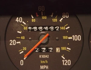 Volvo 240 Instrument Cluster K10042 1989 DL SEDAN  196,492  Miles.  Nice Look. - Picture 1 of 10