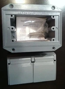 Juego de caja de cubierta resistente a la intemperie con tapa de receptáculo dúplex gris brida exterior con cubierta resistente a la intemperie - Imagen 1 de 7