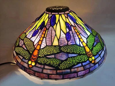 pantalla de lámpara Tiffany de los años setenta (exento de impuestos de EE. UU.) Foto 1 de 4