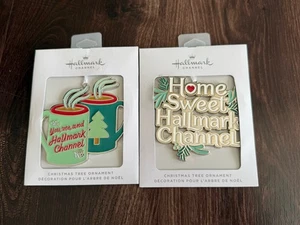 Lote de adornos navideños esmaltados de canal Hallmark - Home Sweet & You, Me, And - Imagen 1 de 2