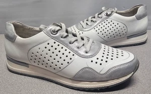 Zapatillas deportivas Remonte suaves de cuero blanco con encaje cómodas para mujer talla 7 - Imagen 1 de 9
