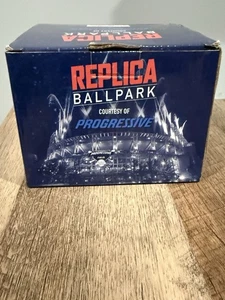 BDA Sports MLB Cleveland Indians Progressive Field 2019 Ball Park Estatua Luces - Imagen 1 de 4