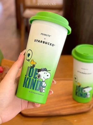 Taza Starbucks Snoopy Colección Opciones de Regalo de Vacaciones Taza de Bebida Fría Termo Taza Foto 1 de 4