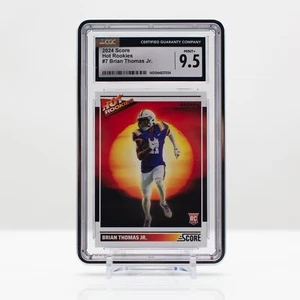 Calcio 2024 Brian Thomas Jr. #7 Panini SCORE NFL Hot Rookie CGC 9.5 come nuovo - Foto 1 di 4