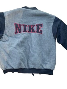 Giacca Bomber Nike Vintage Uomo Swoosh Spellout Back Check Trapuntata Interno Grande Grigio - Foto 1 di 8