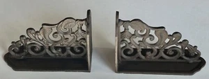 Vintage Pair of Cast Iron Fleur de Lis Scroll Pattern etal Bookends 8"x5½"x3" - Picture 1 of 6