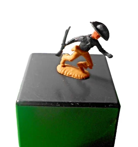 SOLDATINI NARDI SERIE NARDINI 4,5 CM COWBOY CON WINCHESTER E CAMICIA NERA - Imagen 1 de 2