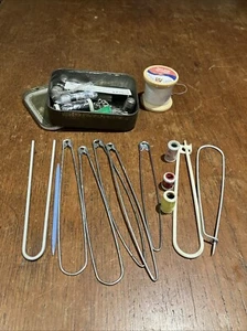 Stichhalter x 8, Stichzähler x 3 Dose Nähzubehör - Bild 1 von 4