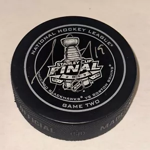 JONATHAN TOEWS Signed 2013 STANLEY CUP FINAL Official GAME 2 Puck Beckett BAS - Picture 1 of 3