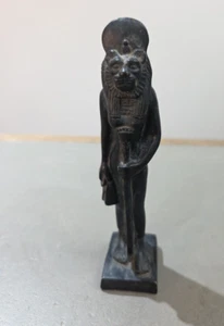 Miniatura Antigua Estatua Egipcia Sekhmet Señor de la Guerra Mitos Egipcios Estatuilla - Imagen 1 de 9