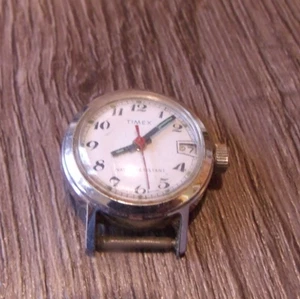 VINTAGE TIMEX DAY GREAT BRITAN MEN WRISTWATCH PARTS OR REPAIR - Picture 1 of 3