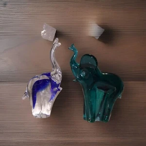 GLASS CRYSTAL ELEPHANTS WITH RAISED TRUNK FIGURES PAPERWEIGHTS Set Of 2 - Picture 1 of 8