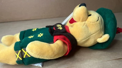 Bolso de Frijoles de Peluche Disney Store Winnie The Pooh Oktoberfest Alemán 8" Nuevo con Etiquetas Foto 1 de 4