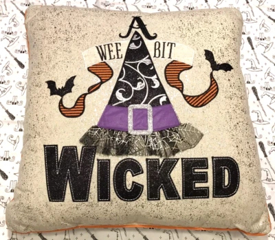 Sombrero de bruja de Halloween almohada un poco malvado casa de vacaciones ropa de cama murciélago decoración Foto 1 de 2