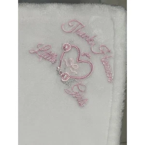 Manta de felpa Little Me rosa blanca Thank Heaven for Little Girls bordada - Imagen 1 de 16