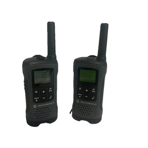 motorola walkie talkies two-way radios Pre Owned Charger Included - Picture 1 of 6