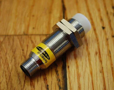 Banner M180BWPQ E-Z 3 Color Indicator Sensor 74023 - NEW - Image 1 of 2