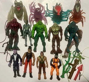 RARE Lot of 9 1990s Swamp Thing Kenner Figures w/ Accessories Vintage - Picture 1 of 3
