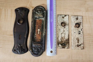 Lot of 4 Antique Metal Door Knob Backplates - Picture 1 of 8