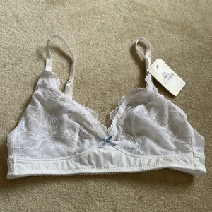 New b.tempt'd By Wacoal Non Padded Bralette White Size 34 S/m New with Tags - Picture 1 of 7