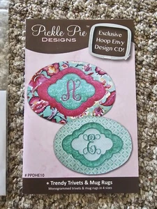 Trivets Tazza Tappeto Macchina Ricamo Monogramma Pickle Tor Disegni Nel Cerchio 4 Siz - Foto 1 di 3