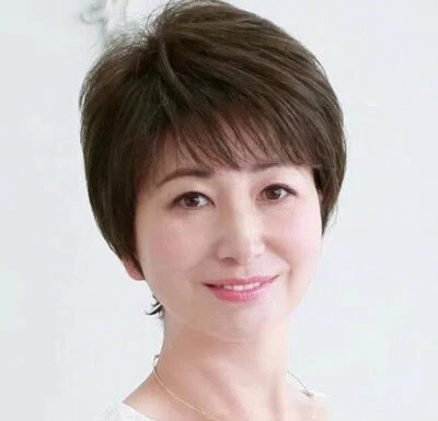 Peluca corte pixie con flequillo base de seda pelucas de cabello humano corto para mujer pelucas grises Foto 1 de 4