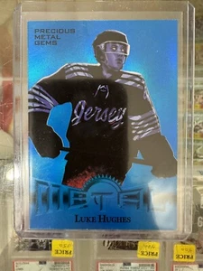 2023-24 Metal Universe Luke Hughes retrò blu PMG gemme metallo prezioso /50 RT-17 - Foto 1 di 2