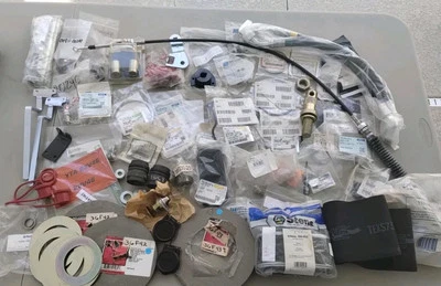 Grande Lote De Peças Da Kubota Lawn Care Company Que Fechou Kubota Mais Fabricante de Equipamento Original NOVO  - Imagem 1 de 4