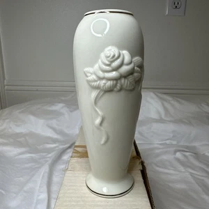 Lenox Cream White Bud Base Embossed Roses Gold Trim 8 Inches Tall Vintage New - Picture 1 of 5