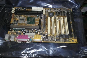 Abit AB-BH6 ATX Mainboard Slot 1 VIA Apollo Pro 133 universal Agp Pci Isa audio - Picture 1 of 12