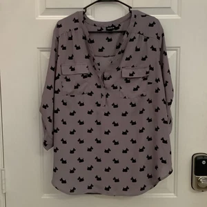 Camicetta Torrid Terrier grigia con stampa cane scozzese nero taglia 2 rotolo linguetta manica floreale - Foto 1 di 11