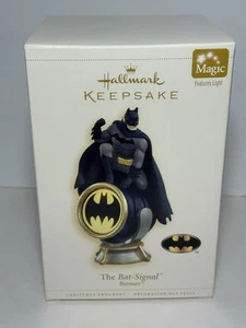NIB Hallmark Keepsake 2006 Batman Ornament “The Bat-Signal” Magic Box - Picture 1 of 2