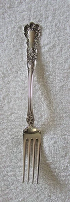 "Tenedor de cena Buttercup Gorham de plata de ley 7 1/2""" Foto 1 de 3