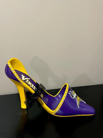 NFL Minnesota Vikings High Heel Shoe Wine Bottle Holder W/ Rhinestones Football Cover