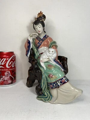 中国瓷雕像女士抱猫 10 英寸 — 第 1/4 张图片