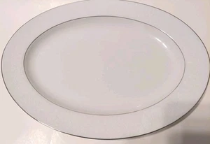 Plato ovalado Crown Victoria Lovelace porcelana fina 14" X 10,5" - Imagen 1 de 6