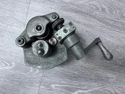 Victaulic VE-26C Roll Grooving Tool 2-6" Copper Pipe Tubing, Crank,Feeler Gauges - Image 1 of 4