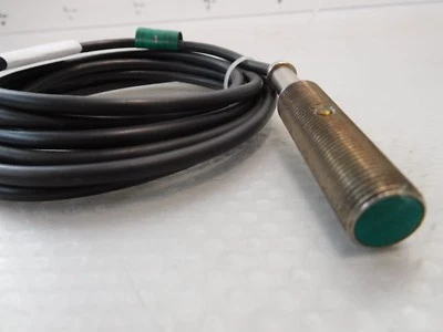 Schönbuch Elektronic Insor ILCN1214 Näherungsschalter MB 2mm + Kabel - Image 1 of 4