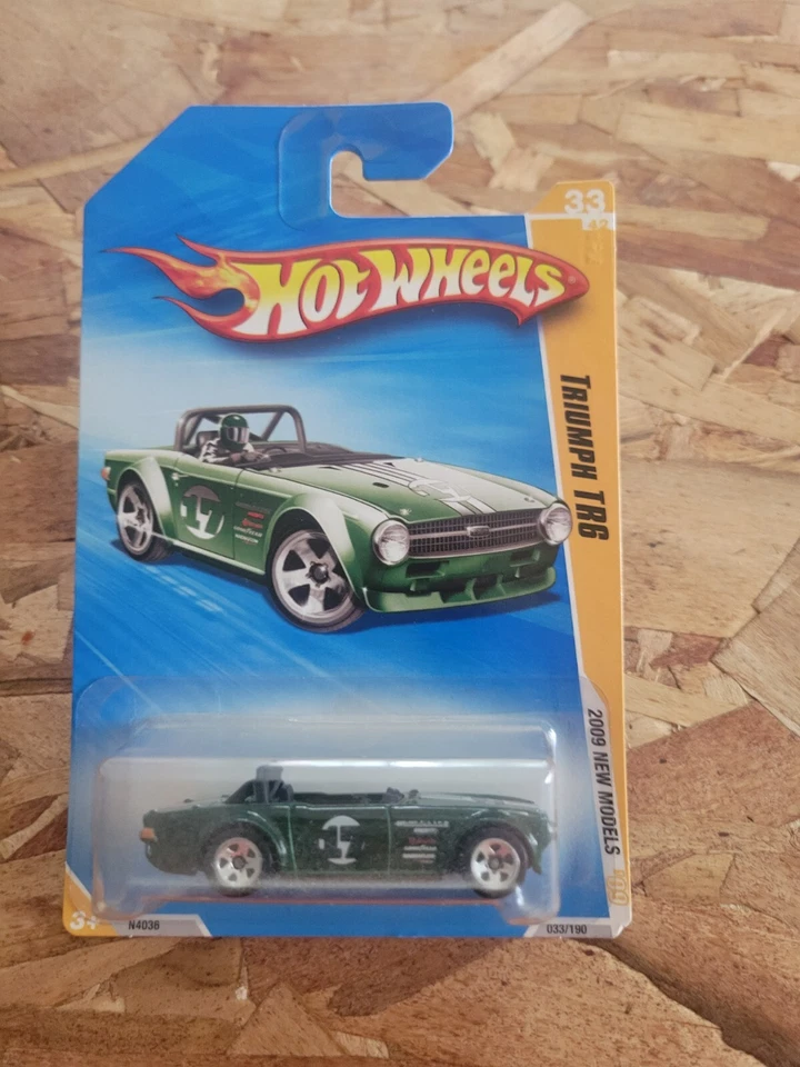 2009 Hot Wheels #33 New Models 33/42 TRIUMPH TR6 Green - Image 1 of 1