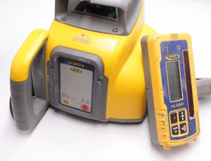 Spectra Precision LL300N-4 Laser Level with HL450 Receiver - Picture 1 of 1