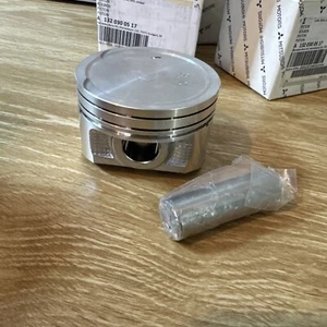 Genuine Smart Fortwo Engine Piston 1320300517 OEM - Picture 1 of 6