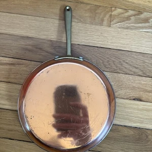 Sartén de cobre sin marca 8” mango de latón curvo - Imagen 1 de 10