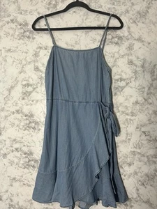Express hellblaues Chambray Denim Sommerkleid Rüschen Boho Gr. M gebraucht, in einwandfreiem Zustand - Bild 1 von 8