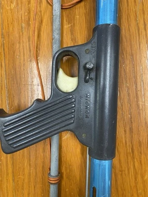 Pistola lanza Cressi vintage años 60 Foto 1 de 3