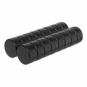 Imanes de tierras raras de 1/2 x 1/4 de pulgada N52 con recubrimiento de plástico negro (paquete de 16) - Imagen 1 de 2