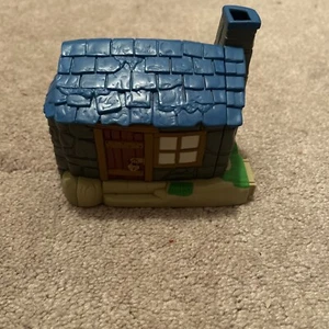 Vintage 2001 HARRY POTTER World of Hogwarts HAGRID'S Hut Micro Playset Toy - Picture 1 of 5