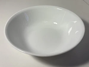 Vintage Corelle USA Winter Frost White 8 1/2" Vegetable Serving Bowl Very Good - Picture 1 of 6