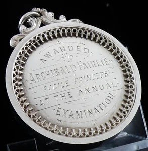 Medalla grande de plata maciza de la escuela pública Killearn 1881, Facile Princeps - Imagen 1 de 11