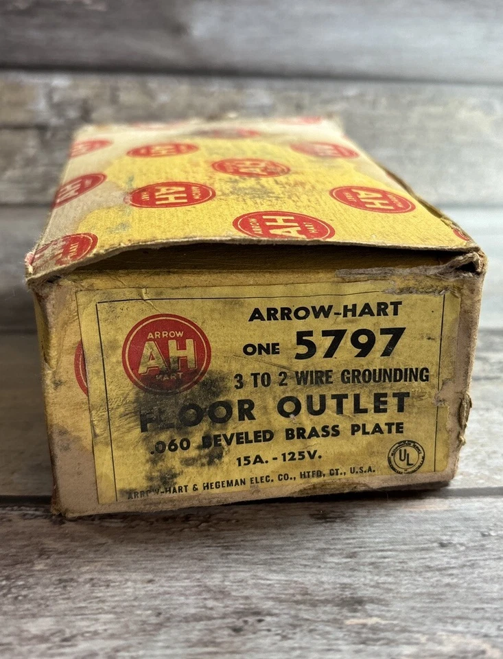 Cooper Arrow Hart Wiring Devices 5797 Floor Single Receptacle Brush Brass Plate - Image 1 of 2